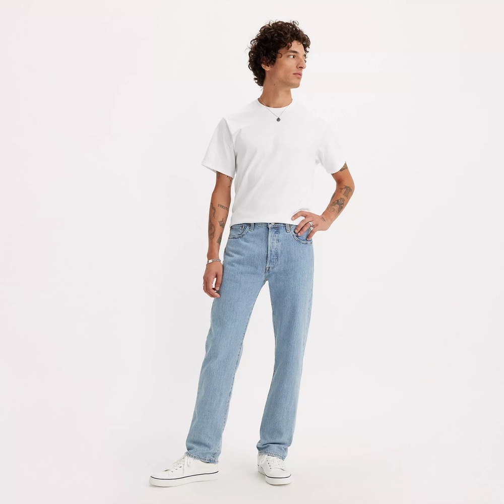 Levi’s 501 Original Fit Light Wash Jeans Size 32 X 32